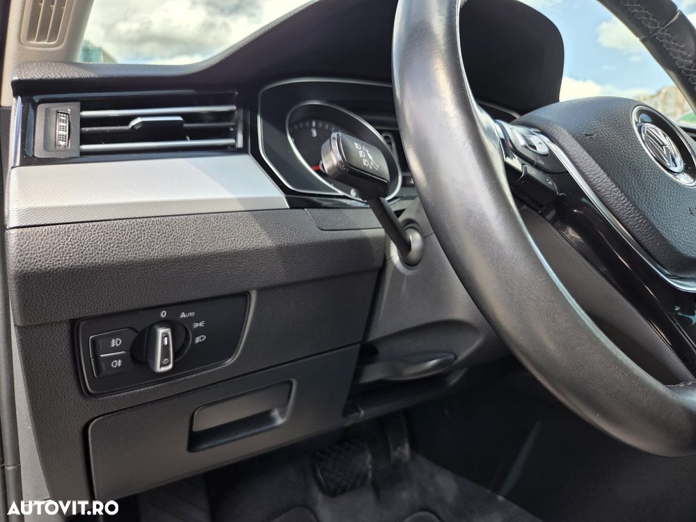 Volkswagen Passat 2.0 TDI SCR DSG Comfortline - 17