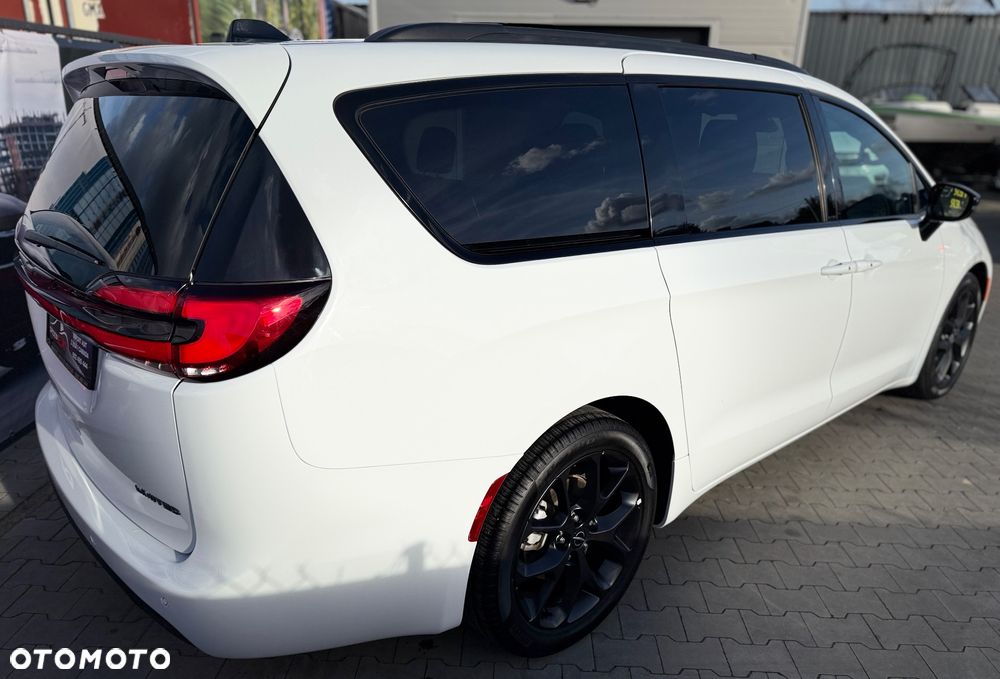 Chrysler Pacifica - 14