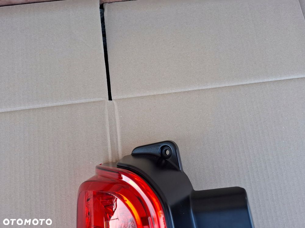 lampa tył jumpy expert proace iii oryginał super stan - 7