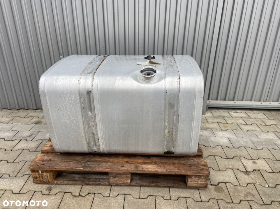 Zbiornik paliwa MAN TGX TGS 375 litrów bak - 1