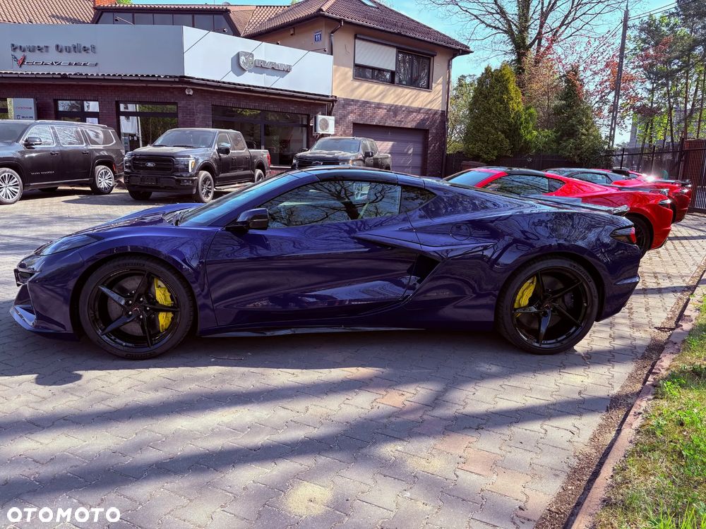 Chevrolet Corvette - 11