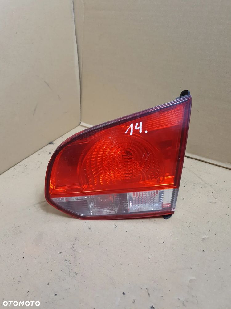 . LAMPA PRAWA W KLAPE VOLKSWAGEN GOLF 6 - 1