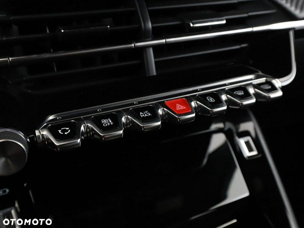 Peugeot 2008 PureTech 130 Allure S&S EAT8 - 27