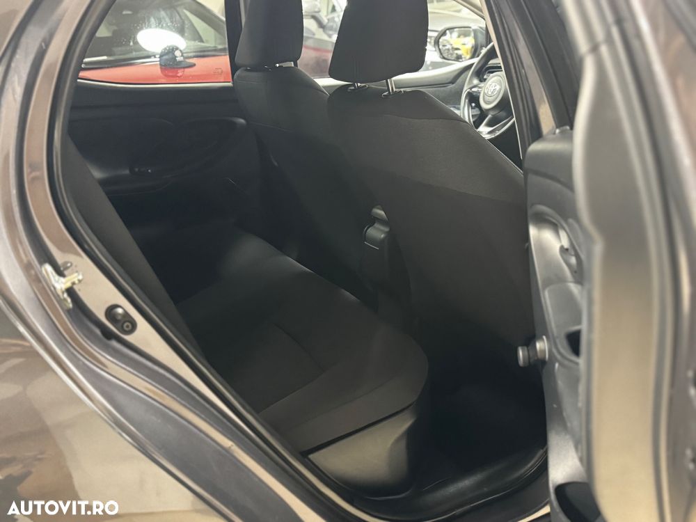 Toyota Yaris Hybrid 130 1.5 VVT-i Style - 9
