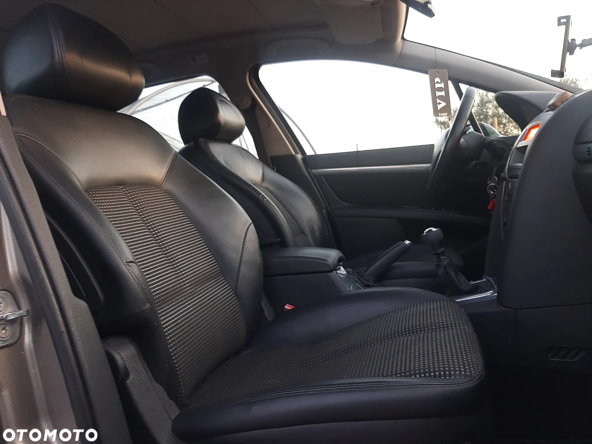 Peugeot 407 2.2 Platinum - 16