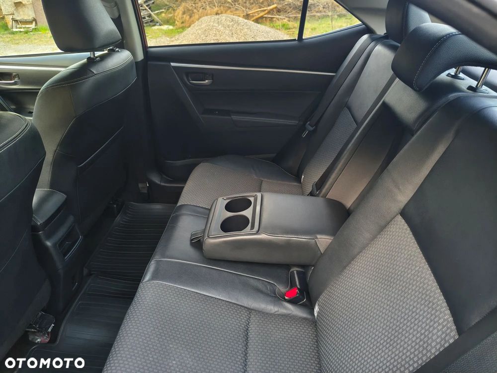 Toyota Corolla 1.4 D-4D Prestige - 17