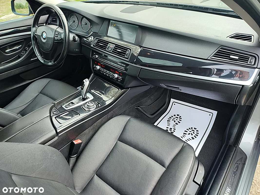BMW Seria 5 520d - 25