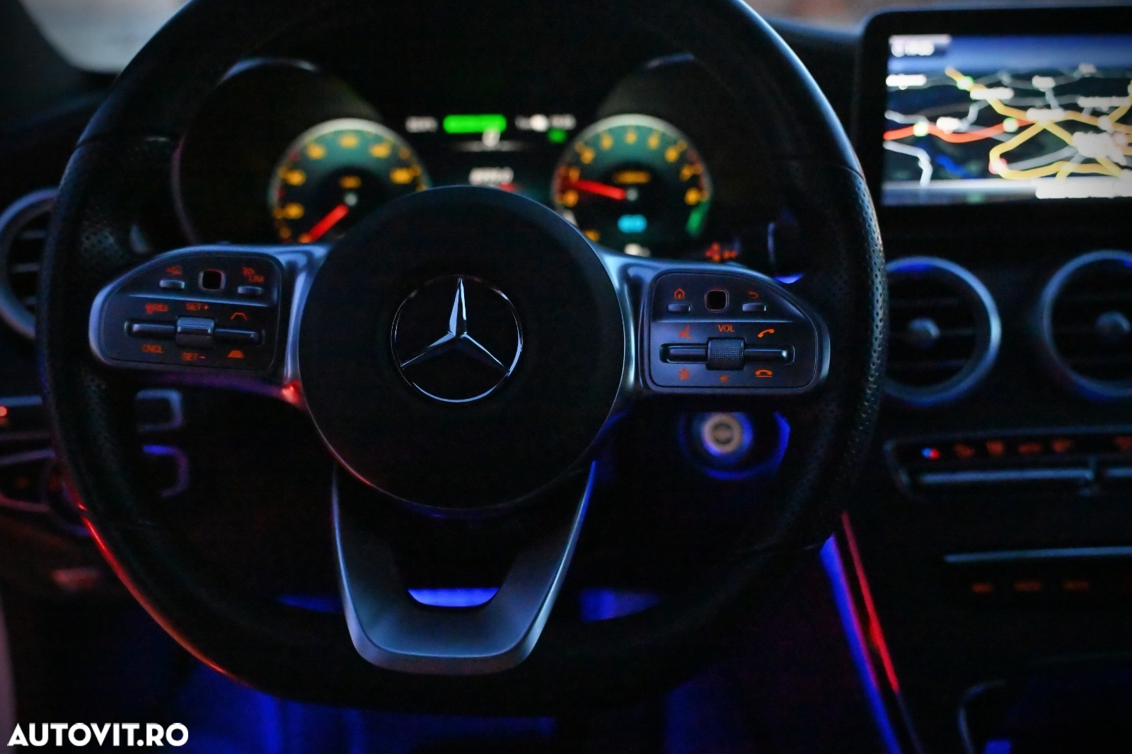 Mercedes-Benz C 300 e 4Matic 9G-TRONIC AMG Line - 21