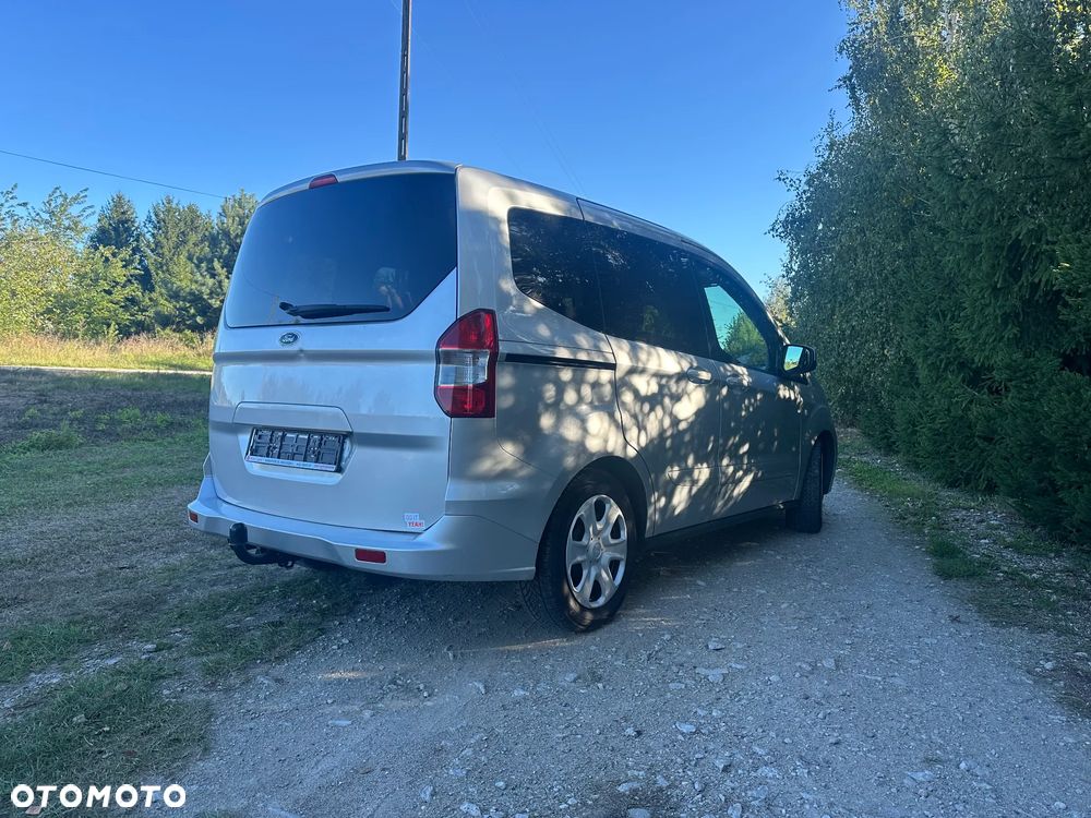 Ford Tourneo Courier 1.5 TDCi S&S Trend - 4