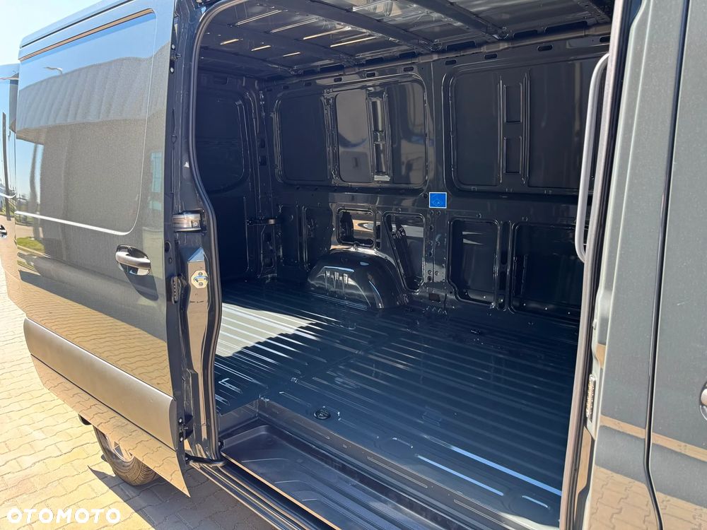 Mercedes-Benz Sprinter - 23