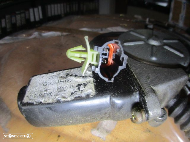 Elevador Com Motor ELEVCM382 KIA SPORTAGE 2000 5P TD KIA SPORTAGE 2000 2.0TCI 85CV 5P VERDE TD - 4