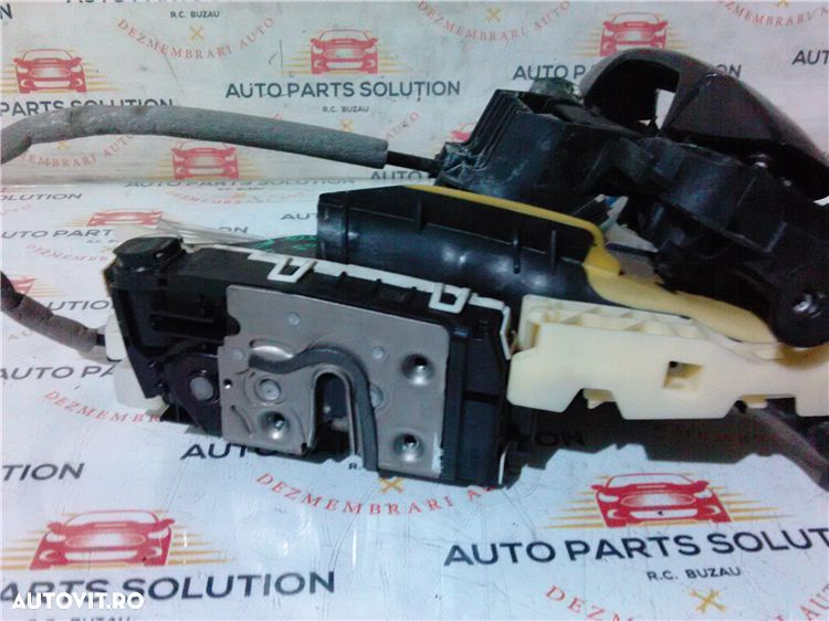 broasca usa stanga fata m e class an fabr. 2011 - 1