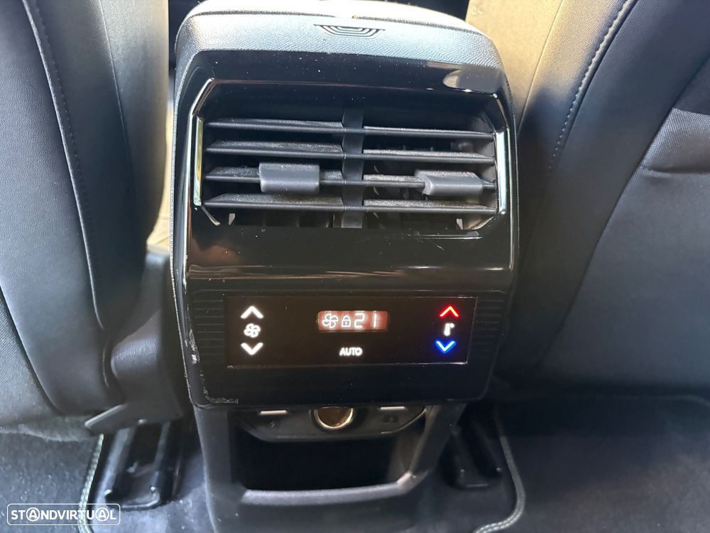 Peugeot 5008 1.2 Hybrid Allure e-DCS6 - 23