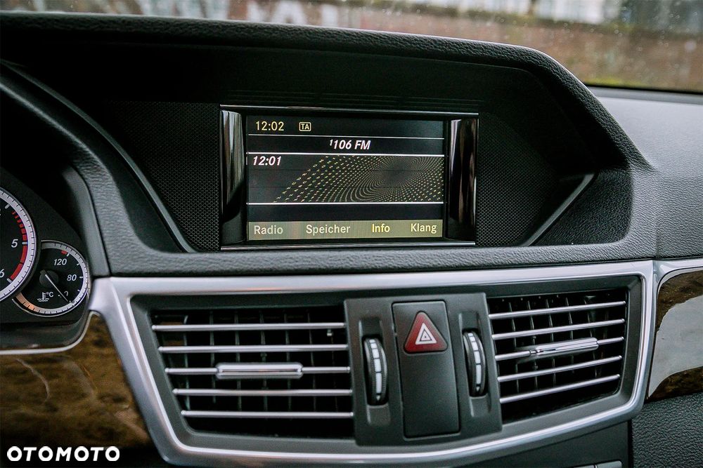 Mercedes-Benz Klasa E 250 CDI BlueEff - 12