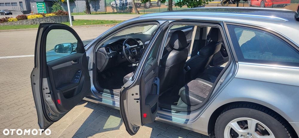 Audi A4 Limousine - 5