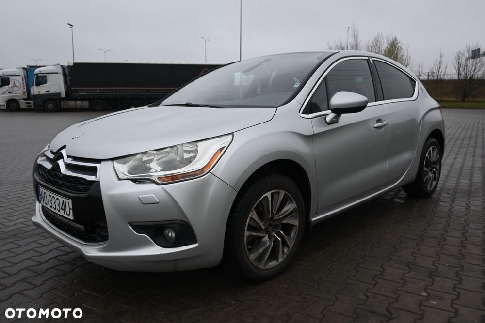 Citroën DS4 THP 155 EGS6 SoChic - 4