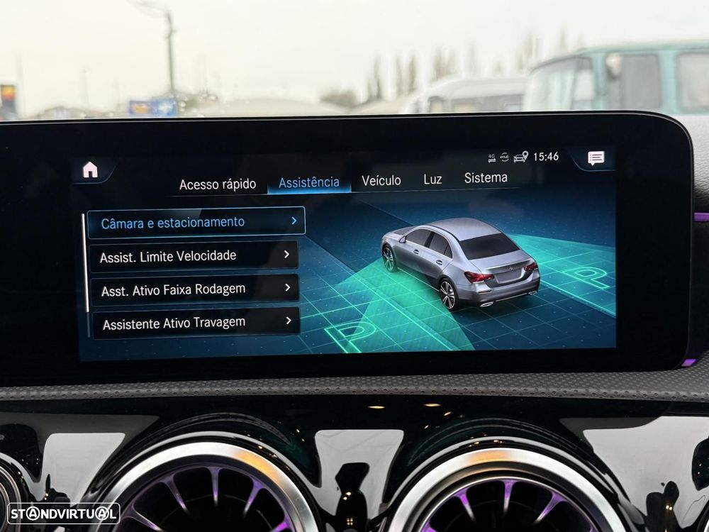 Mercedes-Benz A 250 Limousine e AMG Line - 30