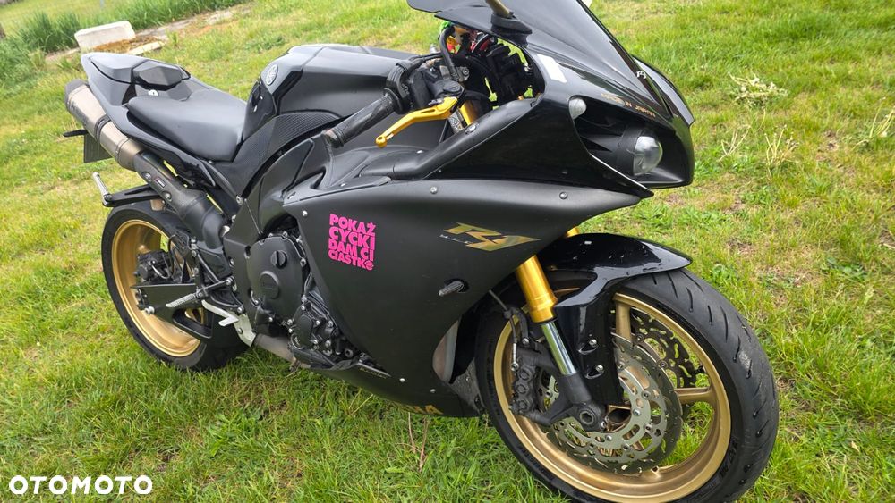 Yamaha R1 - 2