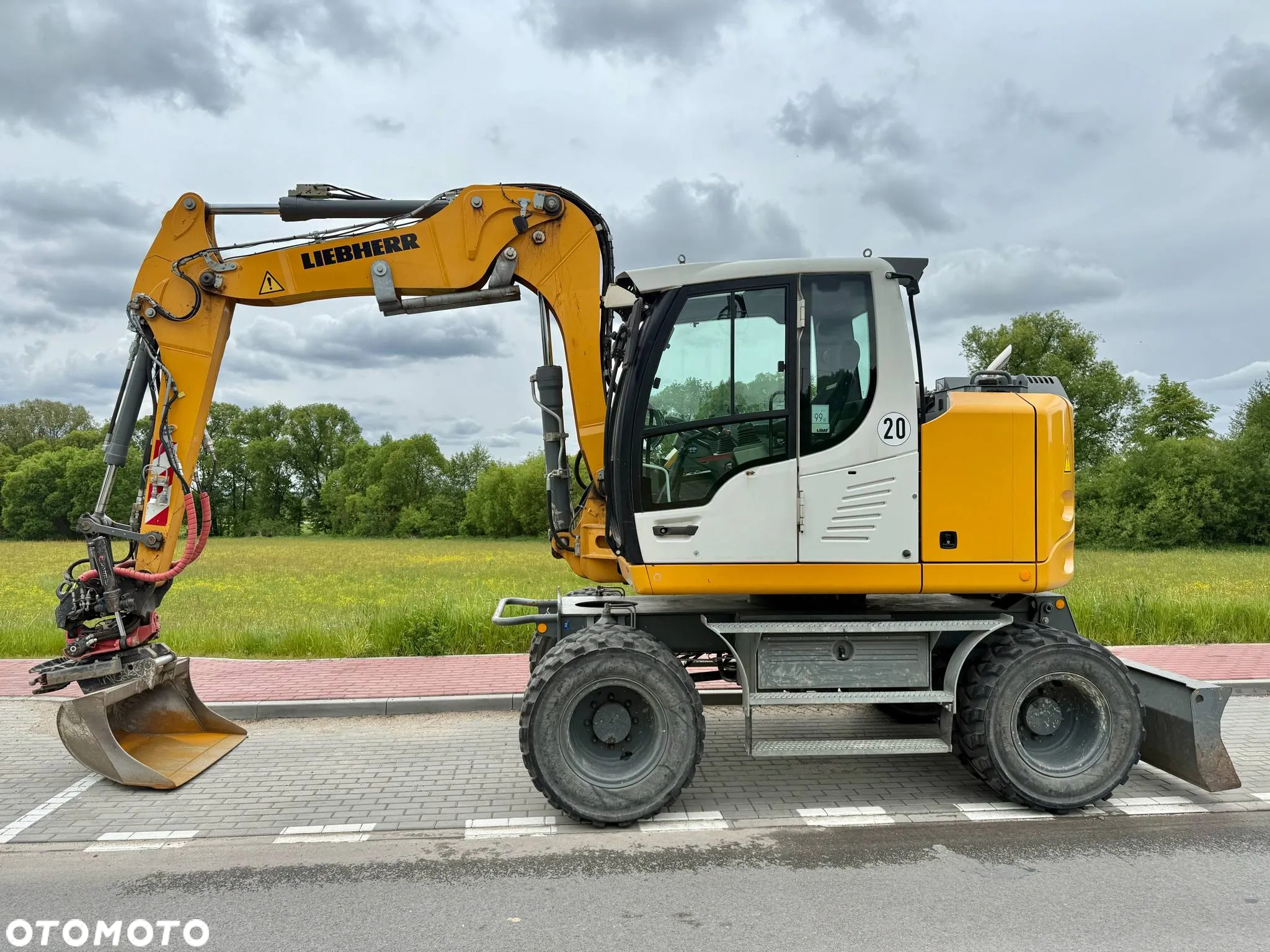 Liebherr A912 COMPACT *2017ROK, 3400 PRZEBIEGU, ROTOTILT ze szczypcami* - 5