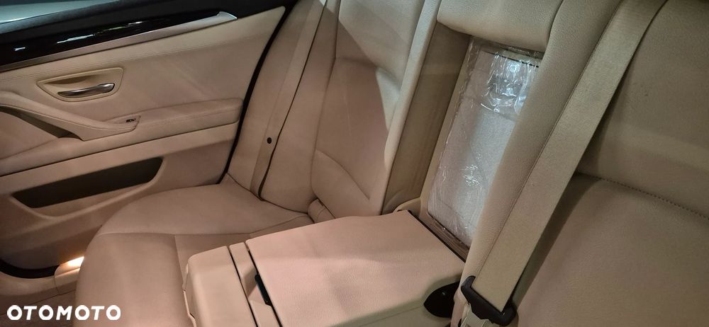 BMW Seria 5 528i xDrive Sport-Aut Modern Line - 14