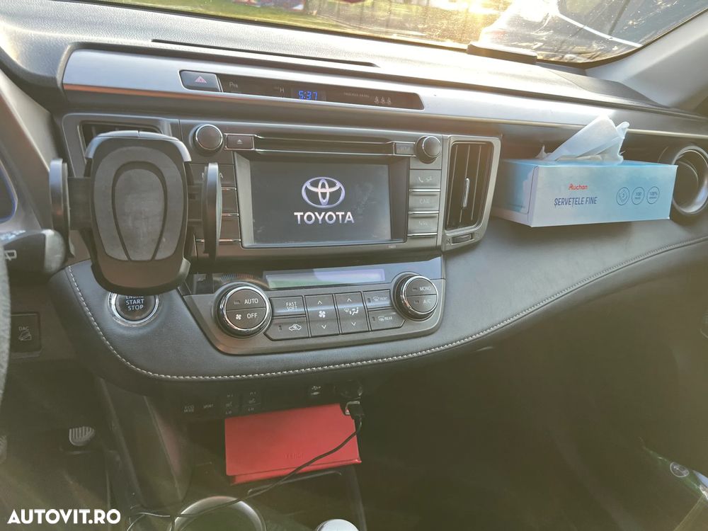 Toyota RAV4 2.2 D-4CAT 4WD Aut Luxury - 7