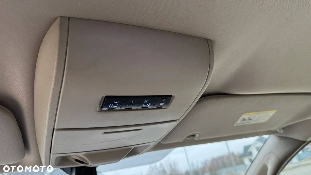 Chrysler Grand Voyager 2.8 CRD Limited - 22