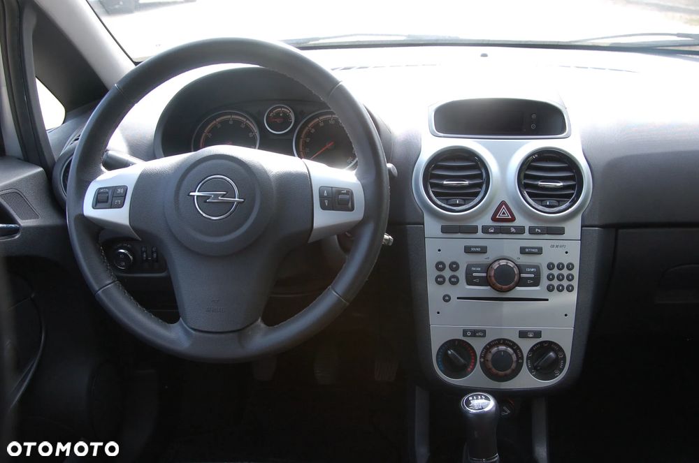 Opel Corsa 1.4 16V Energy - 10