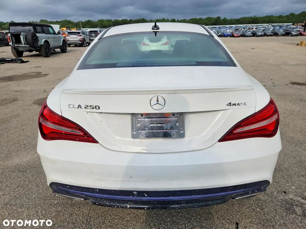 Mercedes-Benz CLA 250 4Matic 7G-DCT AMG Line - 6
