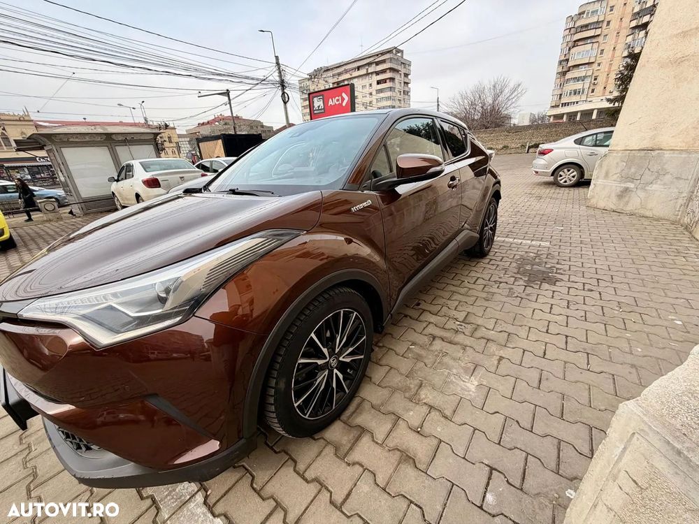 Toyota C-HR Lounge - 10