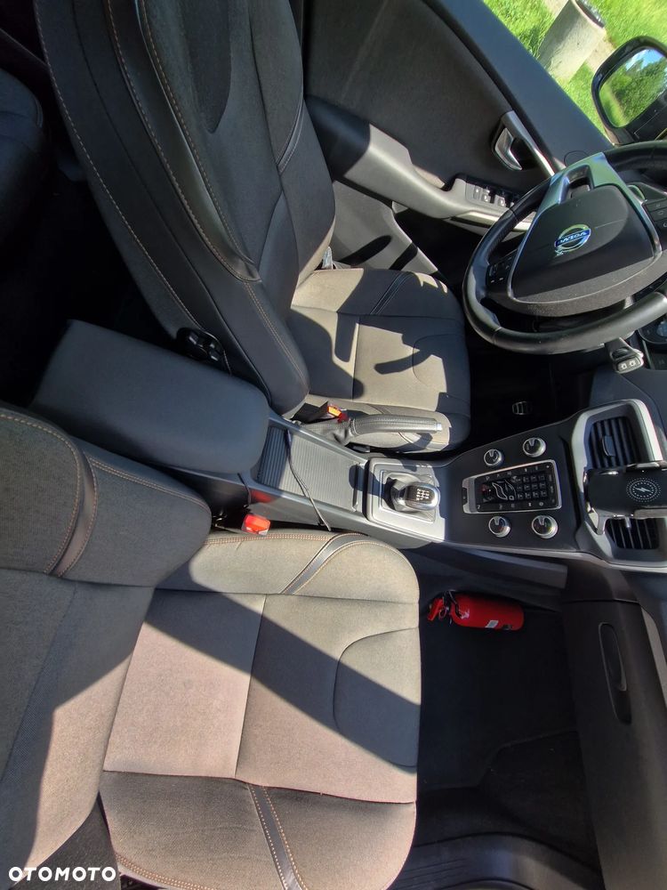 Volvo V40 D2 Drive-E Momentum - 20
