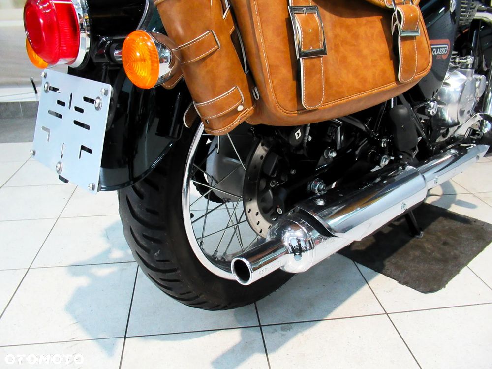 Royal Enfield Classic - 19