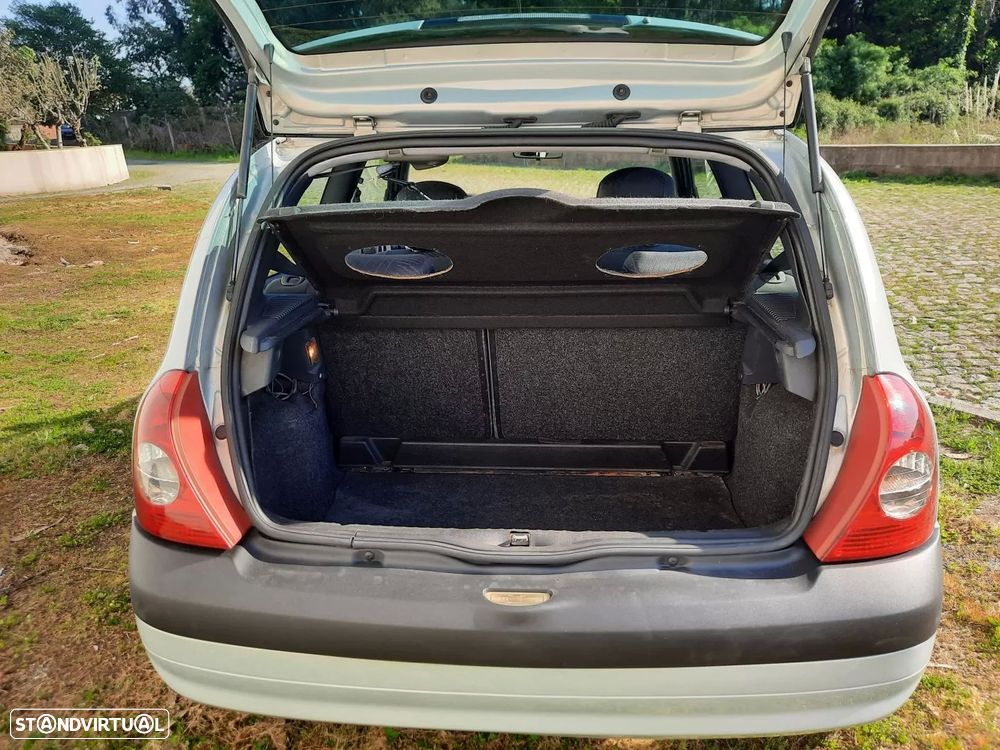 Renault Clio 1.2 16V Confort Privilège - 10