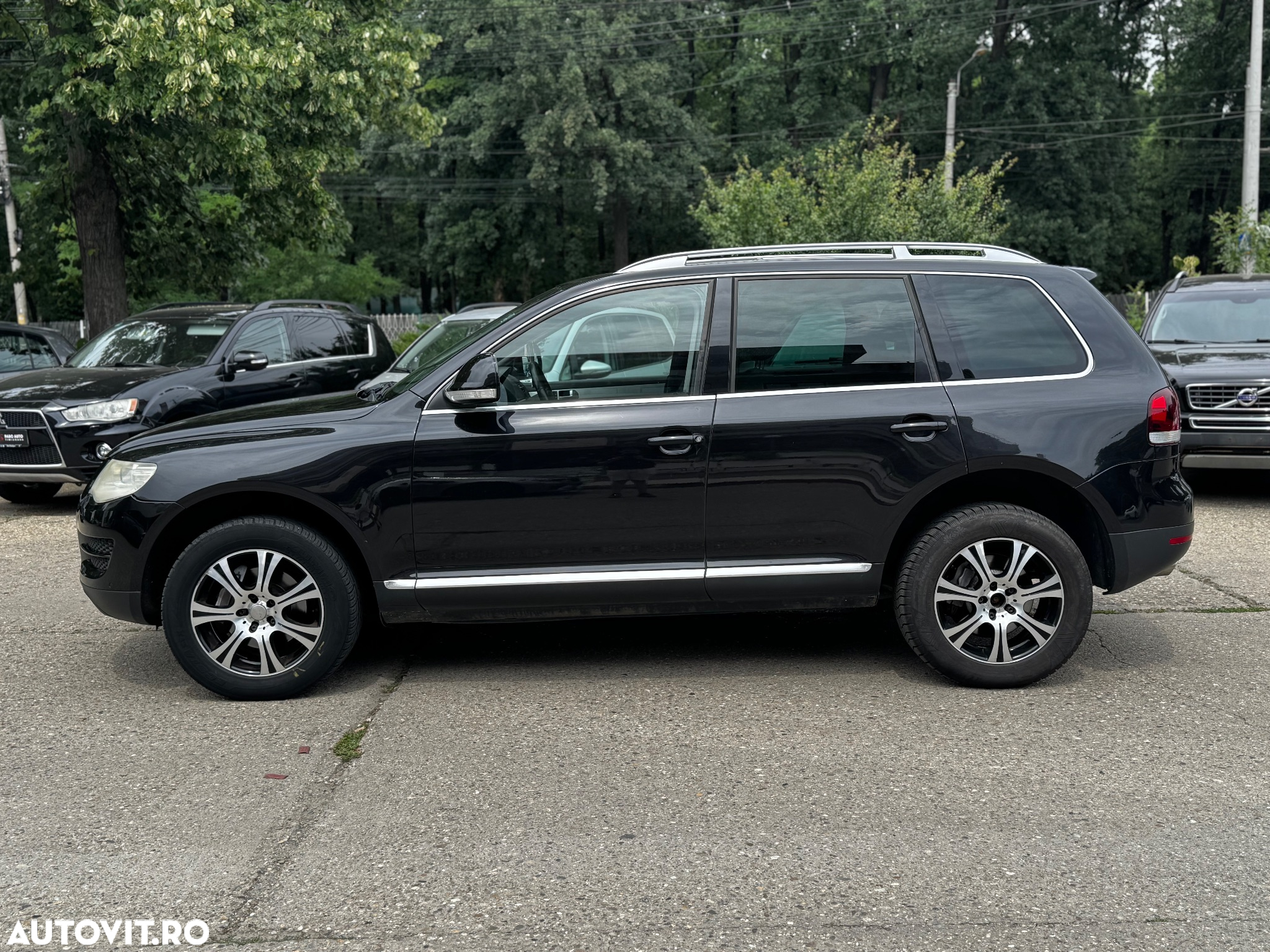Volkswagen Touareg - 2