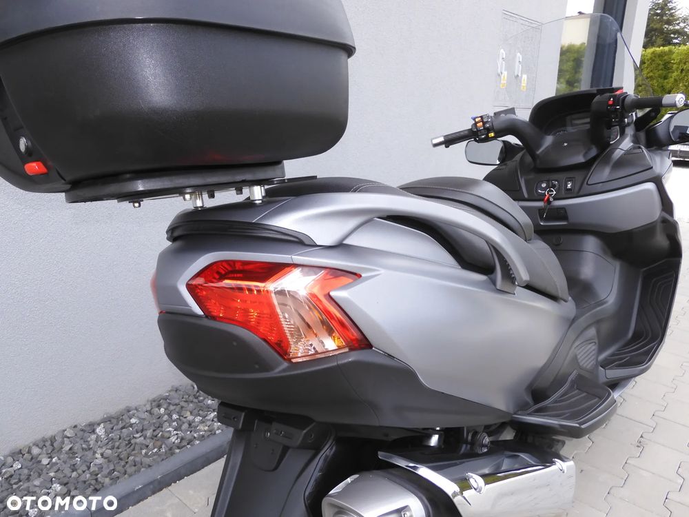 Suzuki Burgman - 13