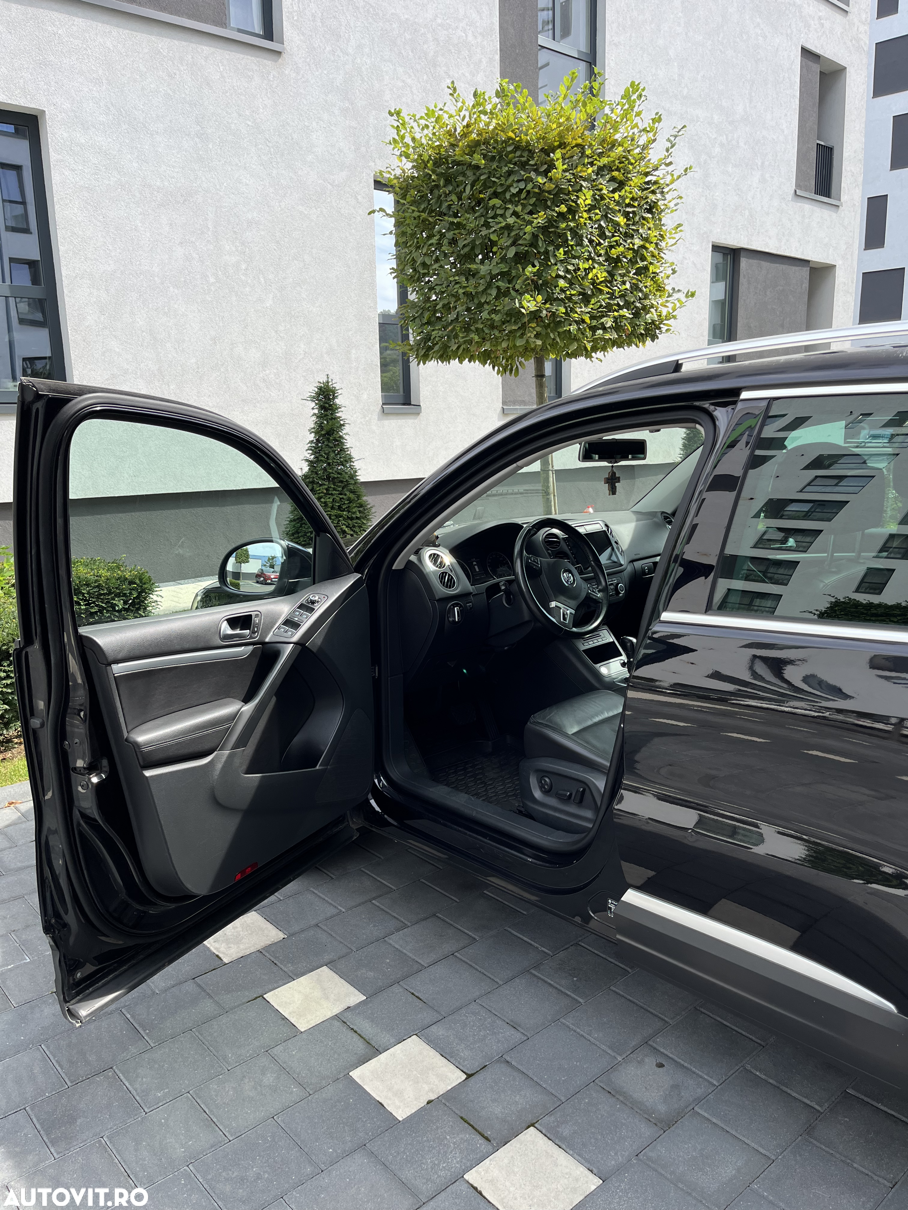 Volkswagen Tiguan 2.0 TDI 4Motion DSG Sport & Style - 5