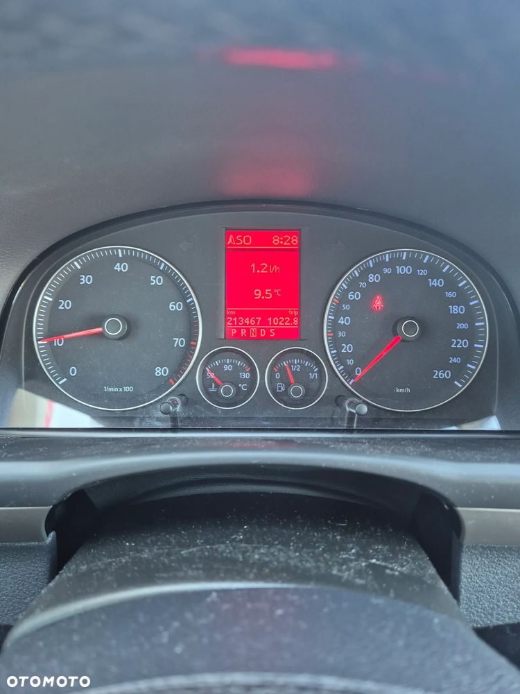 Volkswagen Touran 1.4 TSI Cross DSG - 14