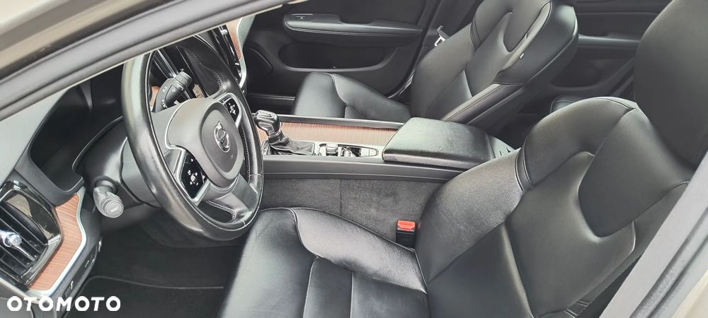 Volvo S60 T6 AWD Momentum Pro - 16