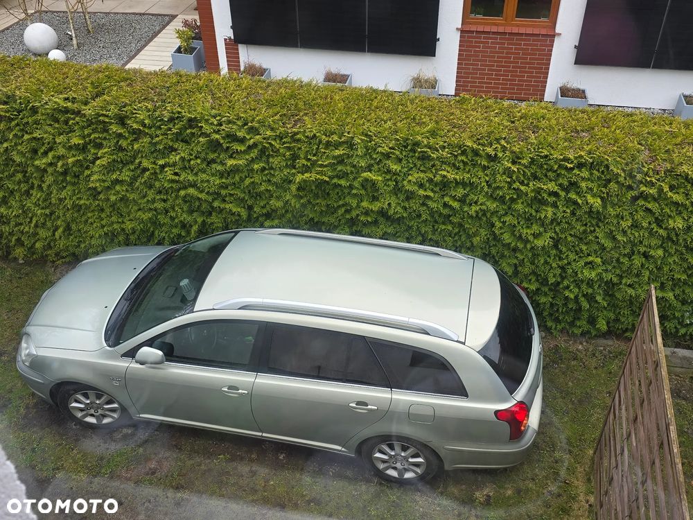 Toyota Avensis 2.2 D-4D Sol - 8