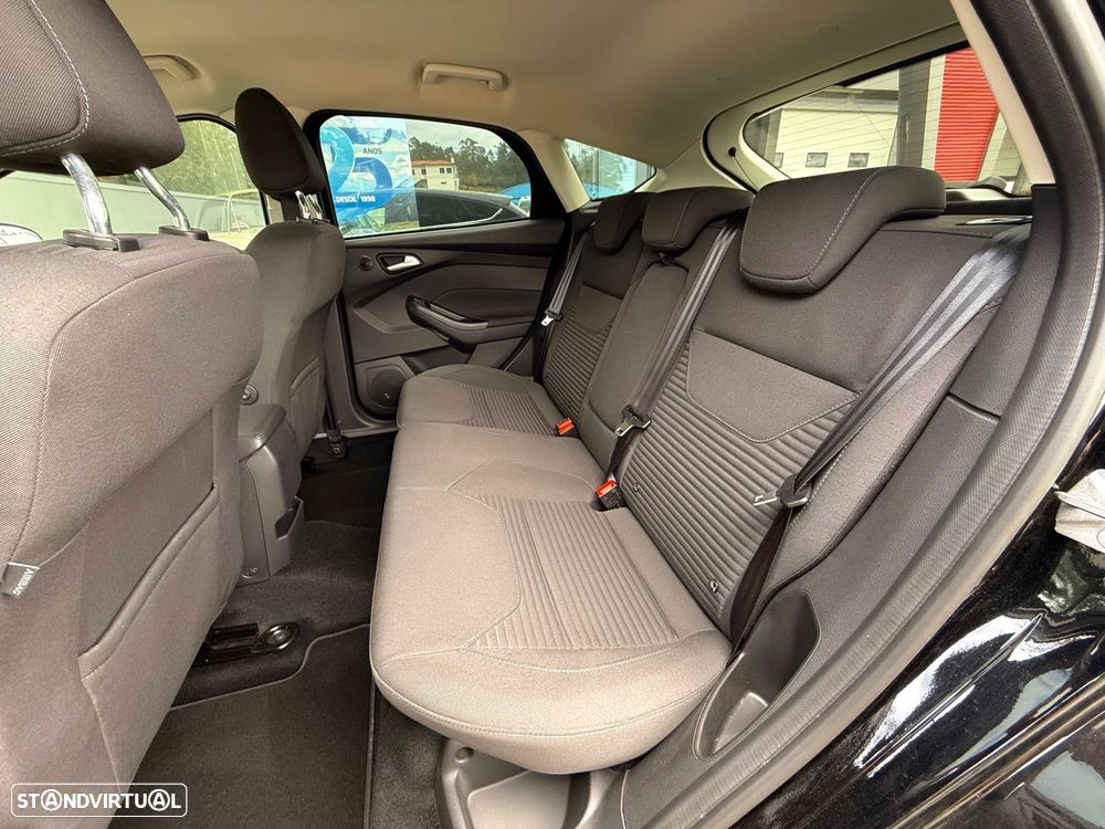 Ford Focus 1.0 EcoBoost S&S TITANIUM - 12