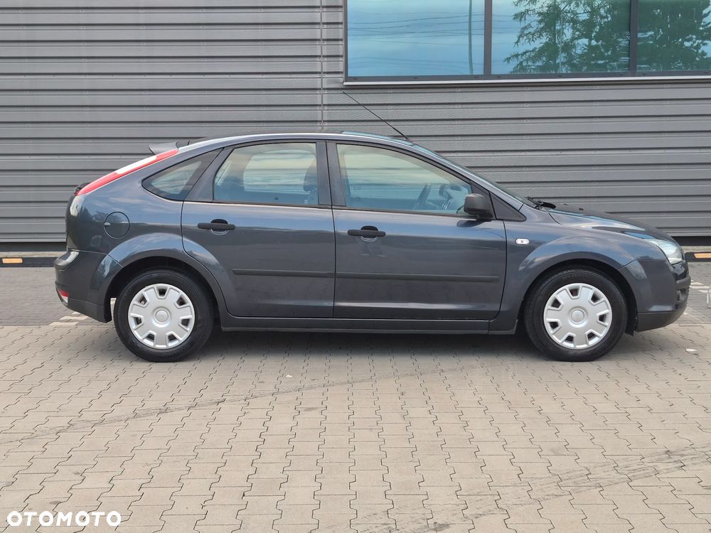 Ford Focus 1.6 16V Fun - 12