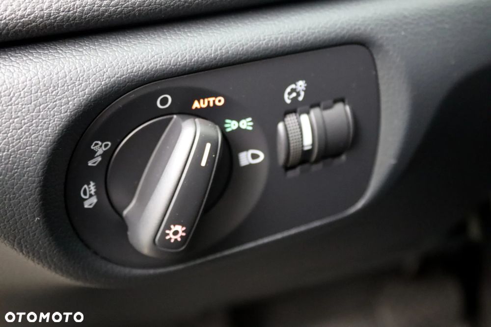 Audi Q3 1.4 TFSI Edycja Specjalna S tronic - 32