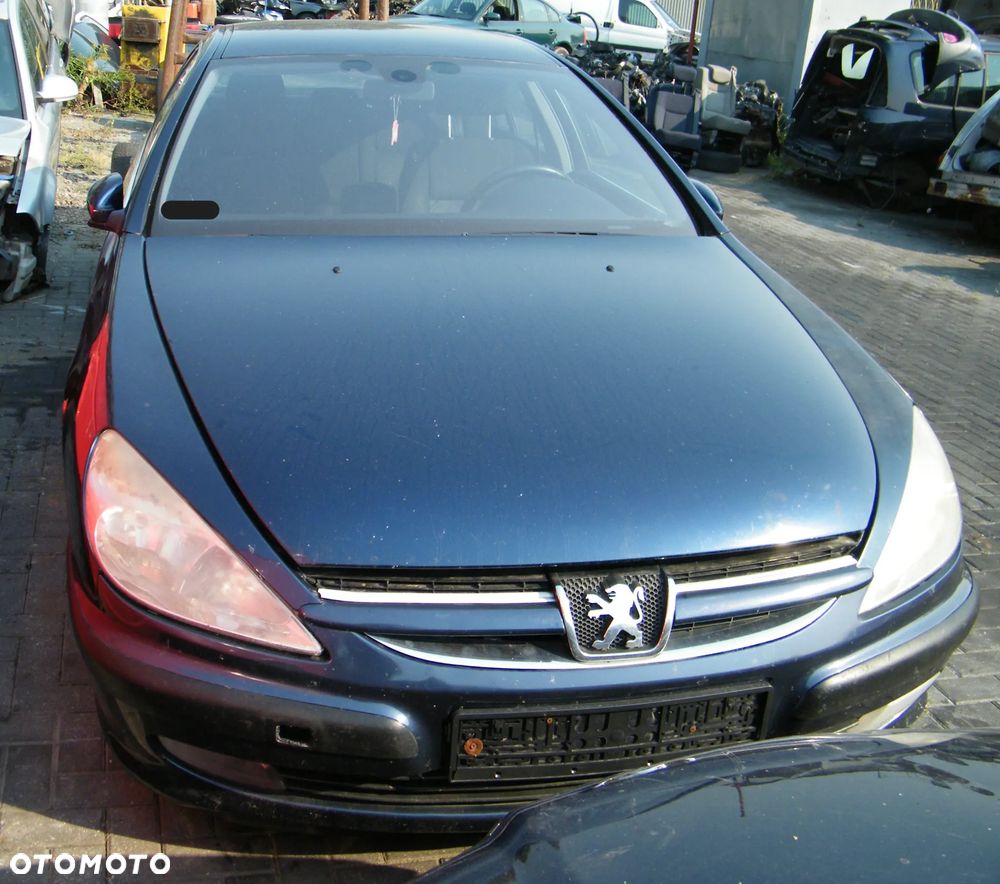 Peugeot 607 (99-04r.) 2.2 HDI 133KM. Silnik DW12TED4 Skrzynia 20LM03 lakier KMP. Cały na części. GWARANCJA !!!  Przód Tył Zestaw Komplet Drzwi Klapa Zderzak Błotnik Maska Grill Atrapa Szyba Pas Lampa Lusterko Boczki Fotel Kanapa Kokpit Deska Rozdzielcza Przełącznik Włącznik Sterownik Przewody Wiązka Instalacja Moduł Komputer Czujnik Listwa Pompa Alternator Wtryski Głowica Rozrusznik Kompresor Sprzęgło Dwumas Silnik Skrzynia ABS Klimatyzacji Paliwa Wspomagania Kolektor Turbina Przepustnica Zawór Chłodnica Koło Hak Belka Sanki Zawieszenie Mcpherson Półoś Amortyzator Wydech Tłumik Zacisk Most - 2