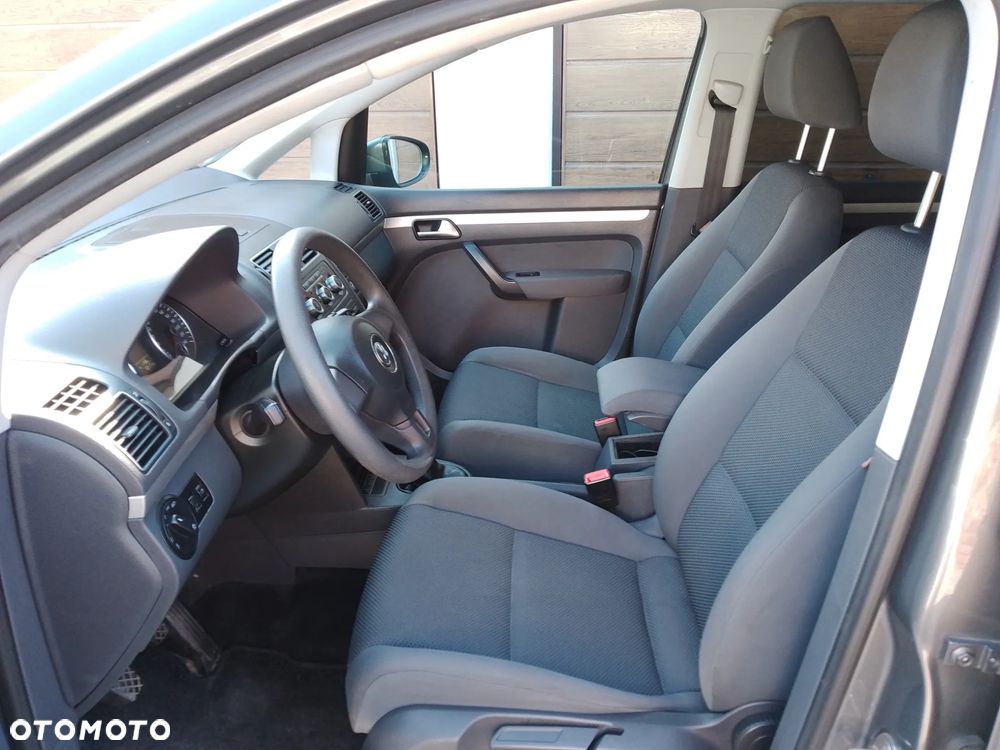 Volkswagen Touran - 9