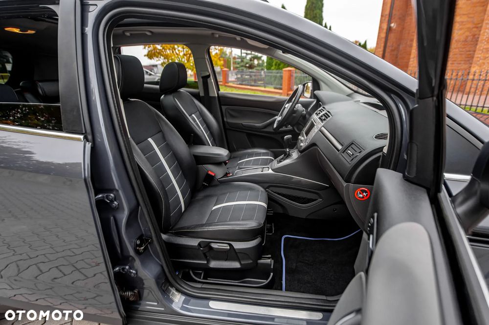 Ford Kuga 2.5 4x4 Titanium - 23