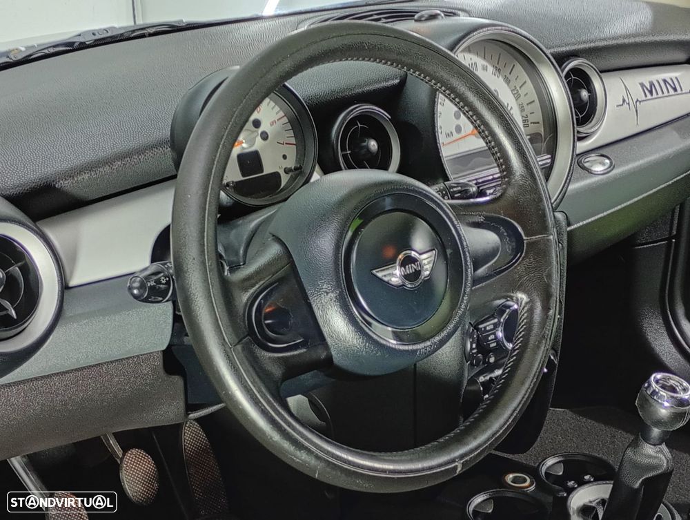 MINI 3 Portas Cooper D - 14