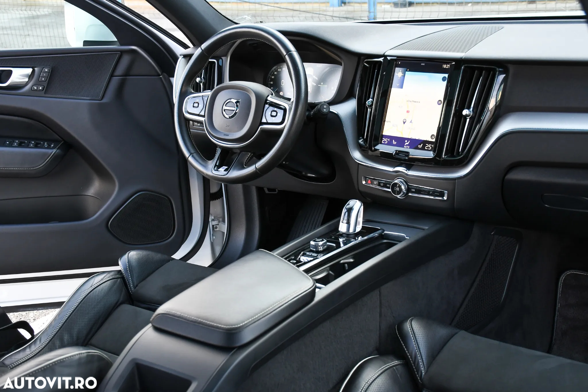 Volvo XC 60 T8 Twin Engine AWD Geartronic RDesign - 31