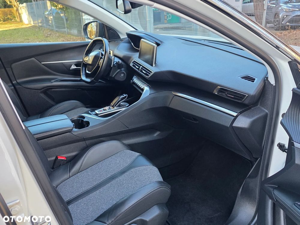 Peugeot 3008 1.5 BlueHDi Allure S&S EAT8 - 16