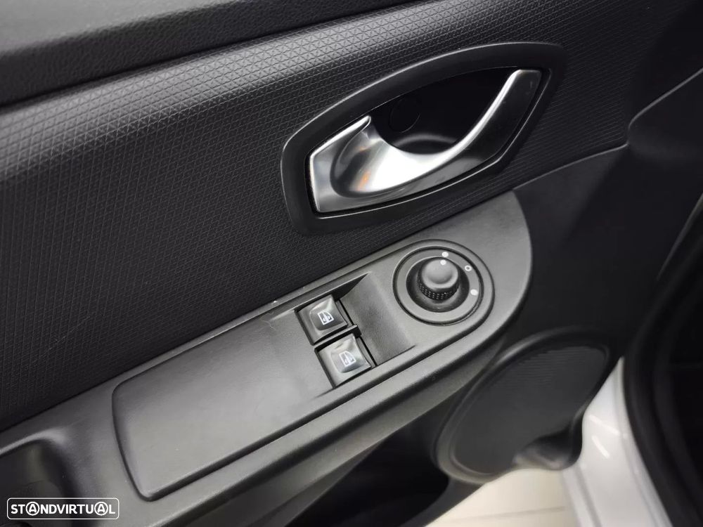 Renault Clio dCi 90 Dynamique - 21