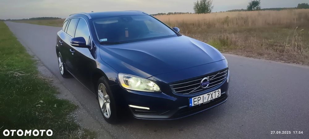 Volvo V60 D2 Momentum - 2