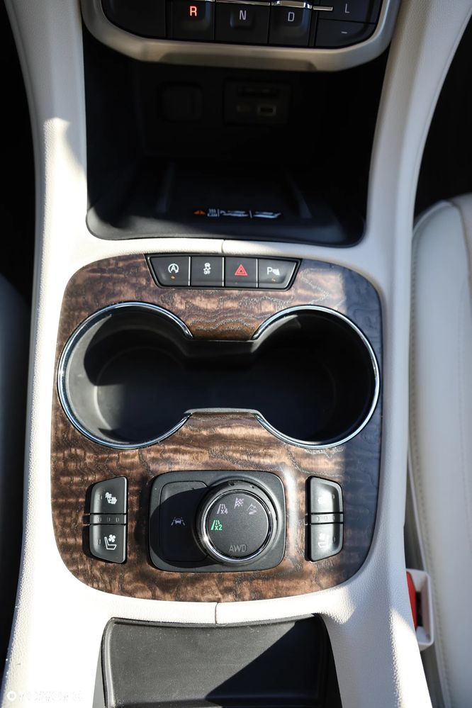 GMC Acadia - 36